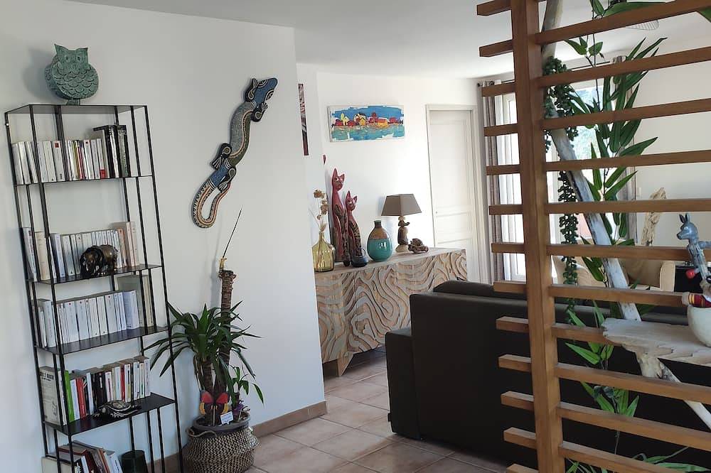 Villa 6 couchages classée, avec piscine privée  proche commerces et port. in Marseillan, Côte méditerranéenne (France)