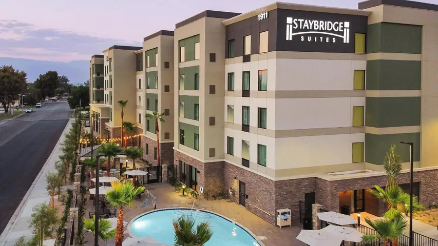 Hotel für 6 Personen, mit Pool - 1