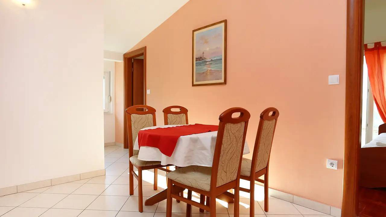Ganze Ferienwohnung, Ferienwohnung für 4 Personen (35 m²) in Pisak in Pisak, Omis-Riviera