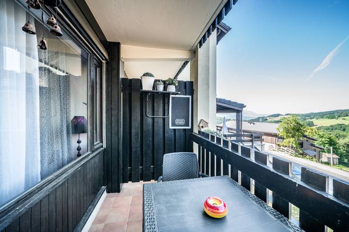 Hel enrumslägenhet, Charming Studio with Mountain View and Balcony in Bogève, Thonon-les-Bains region