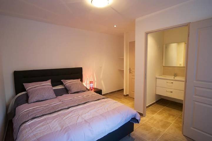 Location de vacances pour 10 personnes, avec piscine ainsi que terrasse et jardin, animaux acceptés à Fabras - 3