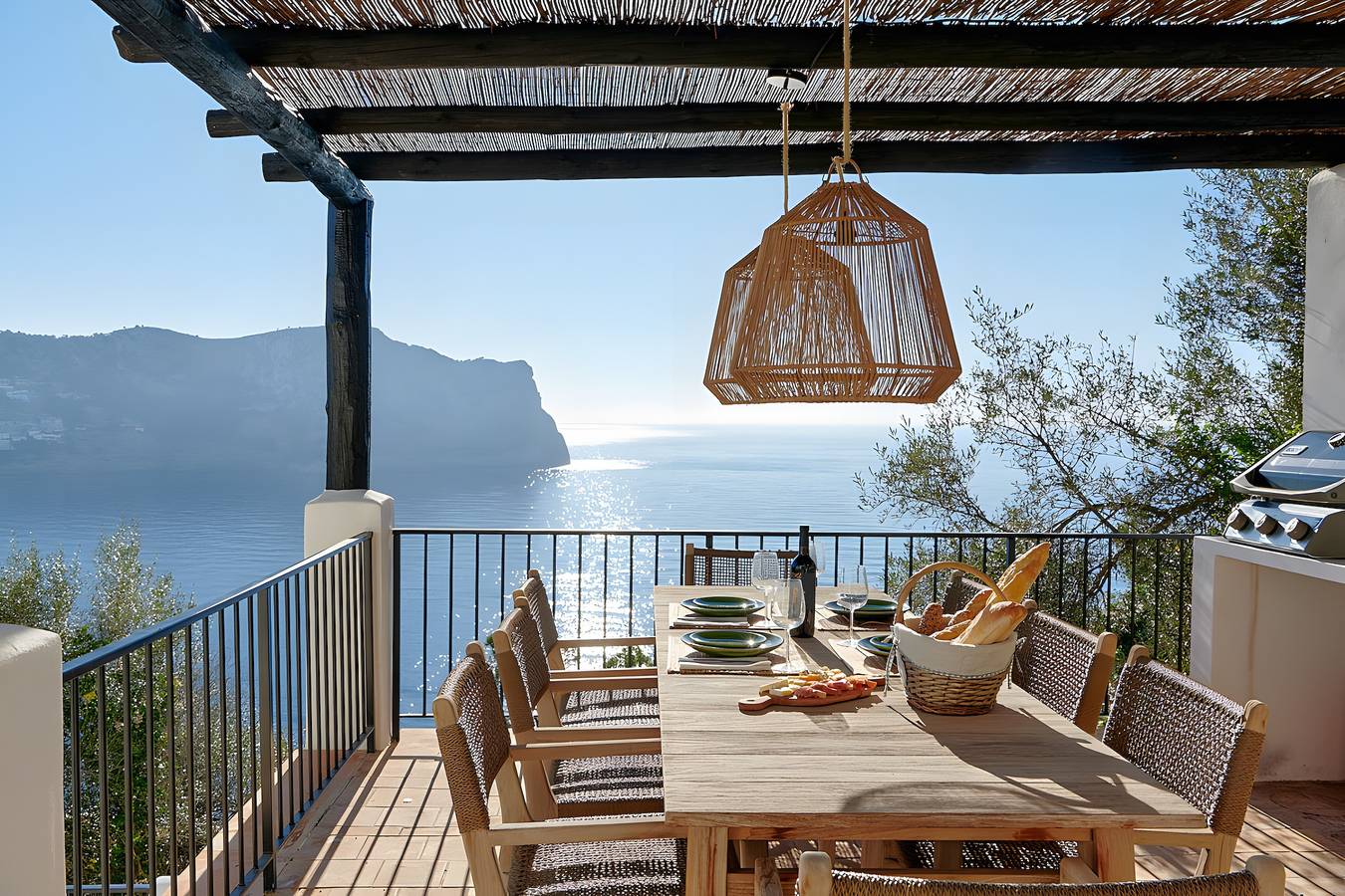 Villa 'Mallorquin Oasis' met Uitzicht op Zee, Wifi en Airconditioning in Port d'Andratx, Andratx