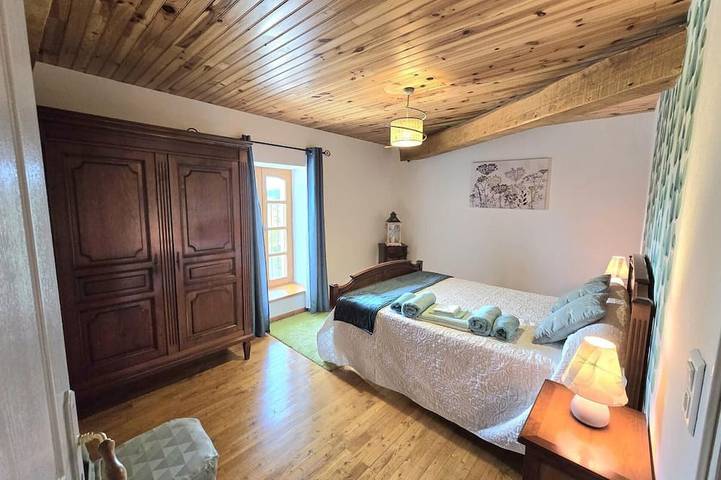 Gîte pour 10 personnes, avec jardin, animaux acceptés à Rampieux - 4