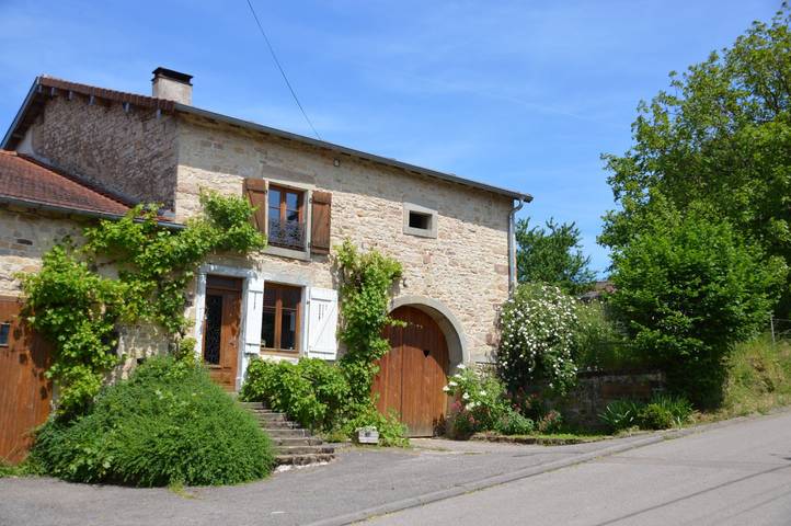 Gîte pour 5 personnes, avec jardin et terrasse dans les Vosges