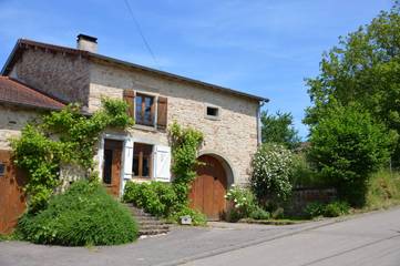 Gîte pour 5 personnes, avec terrasse et jardin à Tignécourt