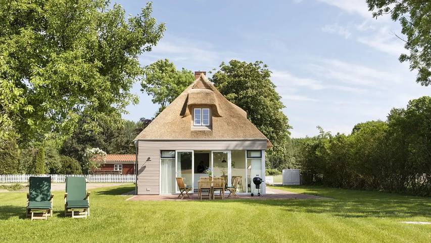 Ferienhaus für 4 Personen, mit Terrasse und Garten sowie Sauna