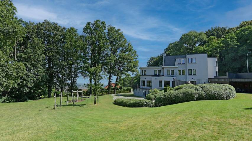 Vakantiehuis voor 30 personen, with tuin and sauna as well as terras in Oudenaarde
