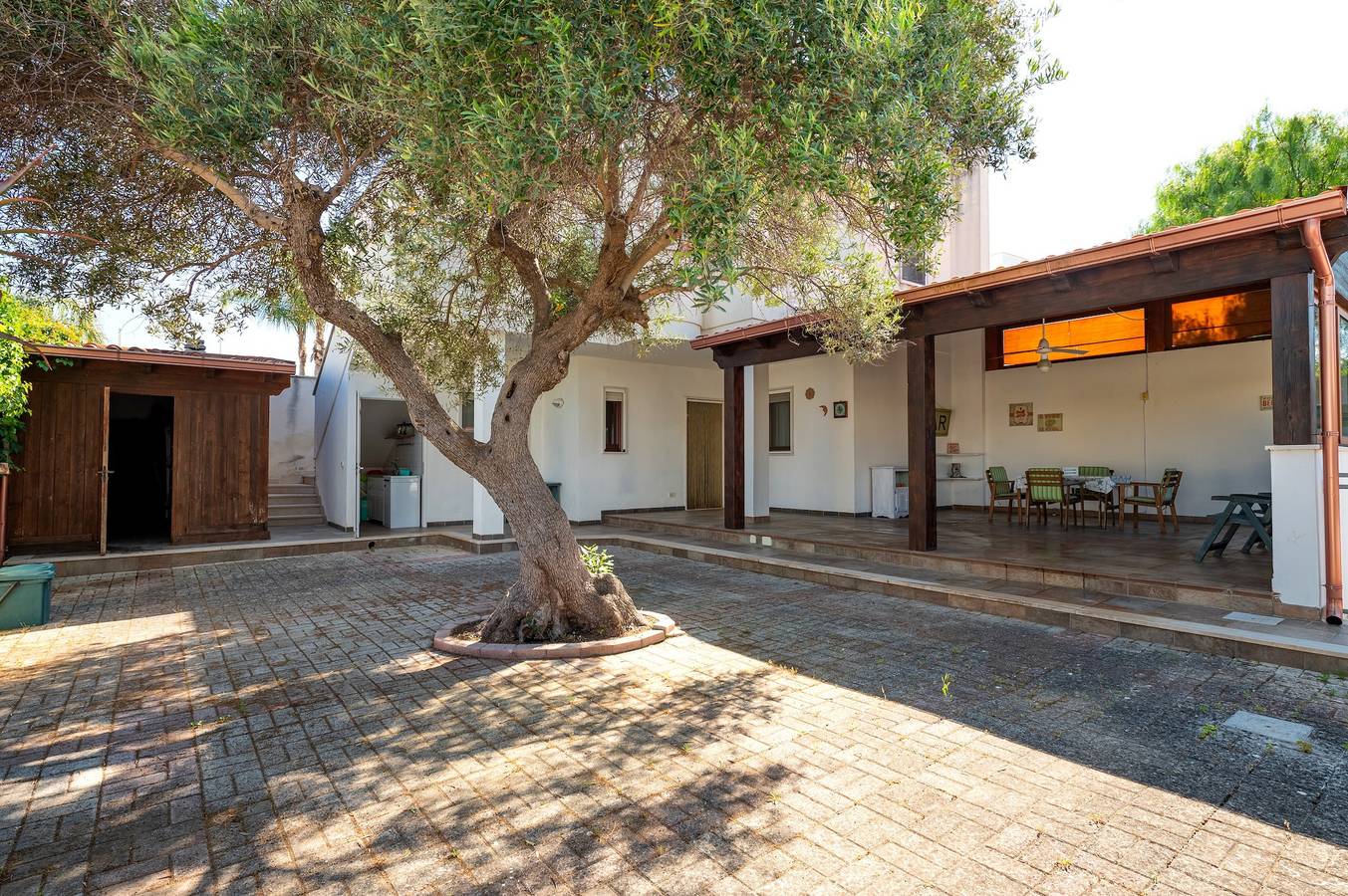 Villa 'Flower House In Carisciola' con vista mare, terrazza privata e aria condizionata in Torre Santa Sabina, Carovigno