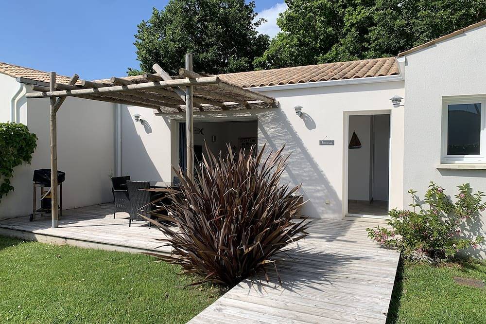 At the foot of the Ile d'Oléron bridge quiet villa not overlooked private parking in Bourcefranc-le-Chapus, Côte de Beauté