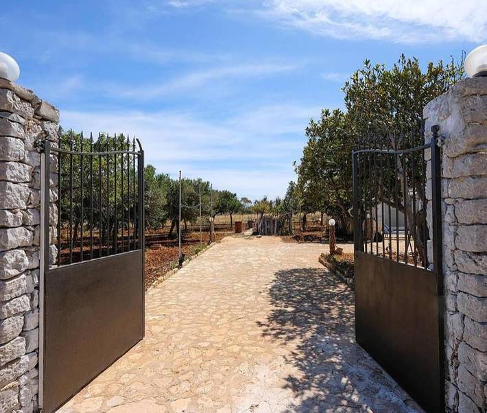 Villa per 4 persone, con giardino e piscina nonché panorama e piscina per bambini, con animali domestici in 