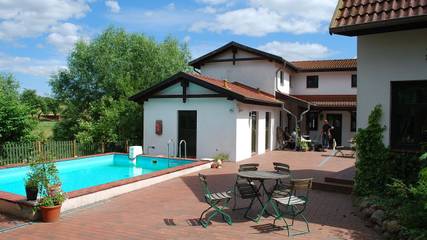 Ferienwohnung für 4 Personen, mit Pool und Garten sowie Terrasse, mit Haustier in Dargun