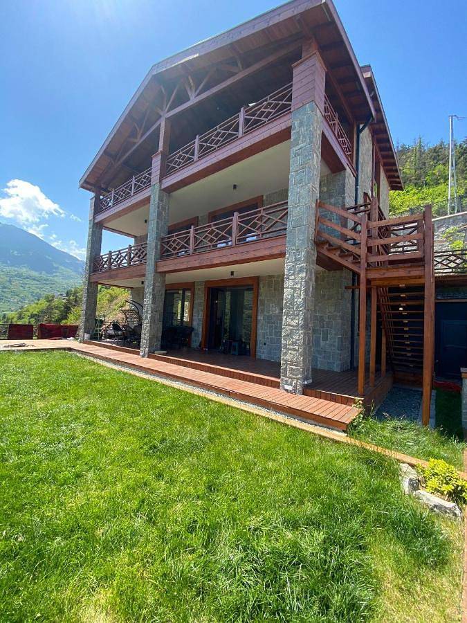 Chalet para 12 personas, con jacuzzi y jardín - 1