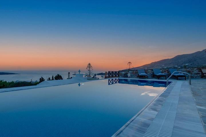 Location de vacances pour 9 personnes, avec jardin ainsi que piscine et vue dans Finikas - 2