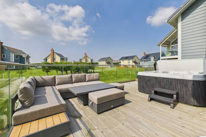 Holiday rental for 8 people, with garden and hot tub, child-friendly in Beadnell