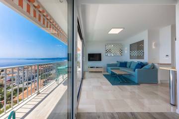 Ferienwohnung für 2 Personen, mit Pool und Balkon sowie Garten in Nizza