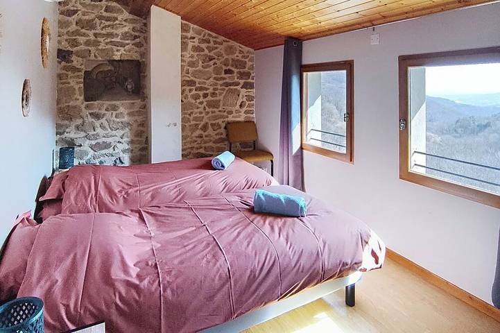 Location de vacances pour 8 personnes, avec jardin à Yzeron - 4