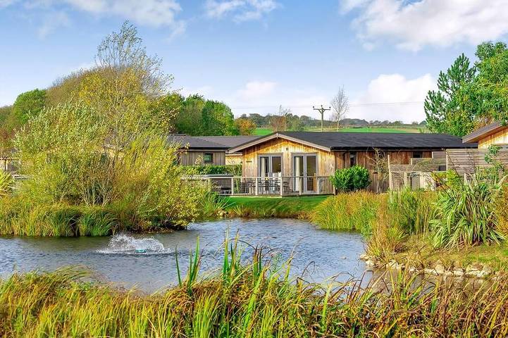 Chalet for 4 people, with balcony/terrace and hot tub in Yorkshire