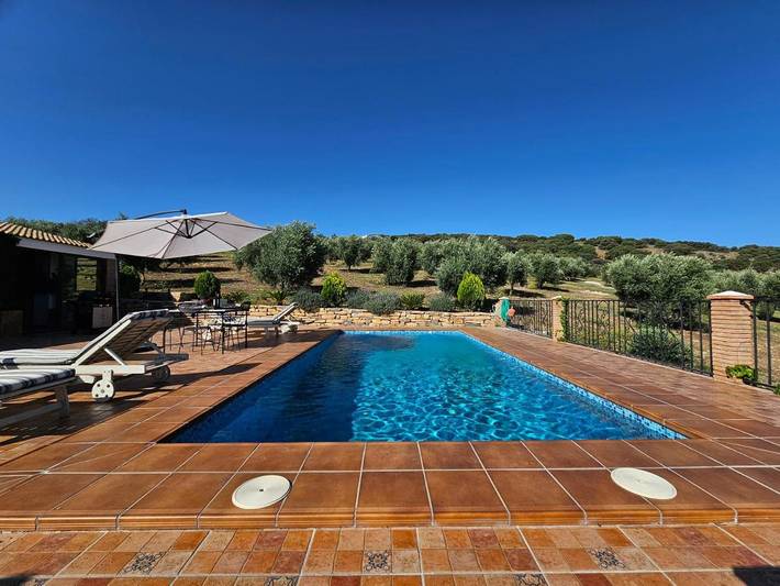 Casa rural para 4 personas, con Terraza y Jardín además de Piscina y Vistas en Alcalá la Real