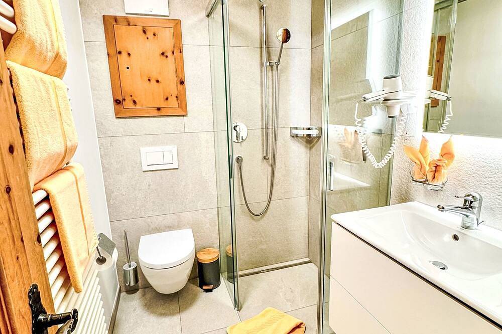 Ganze Wohnung, Chalet Haus am See in St. Moritz 3 Bad, St. Moritz