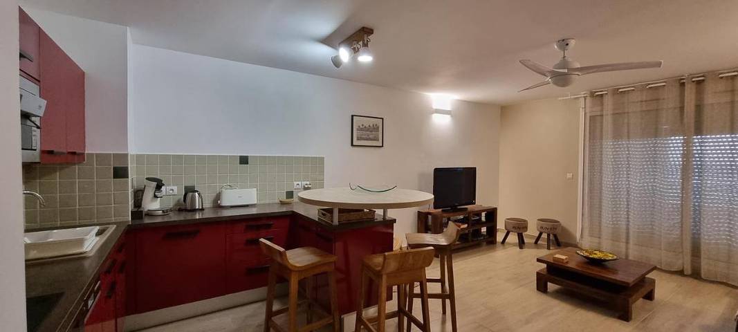 Gîte pour 4 personnes, avec vue et terrasse dans Plage des Roches Noires - 4