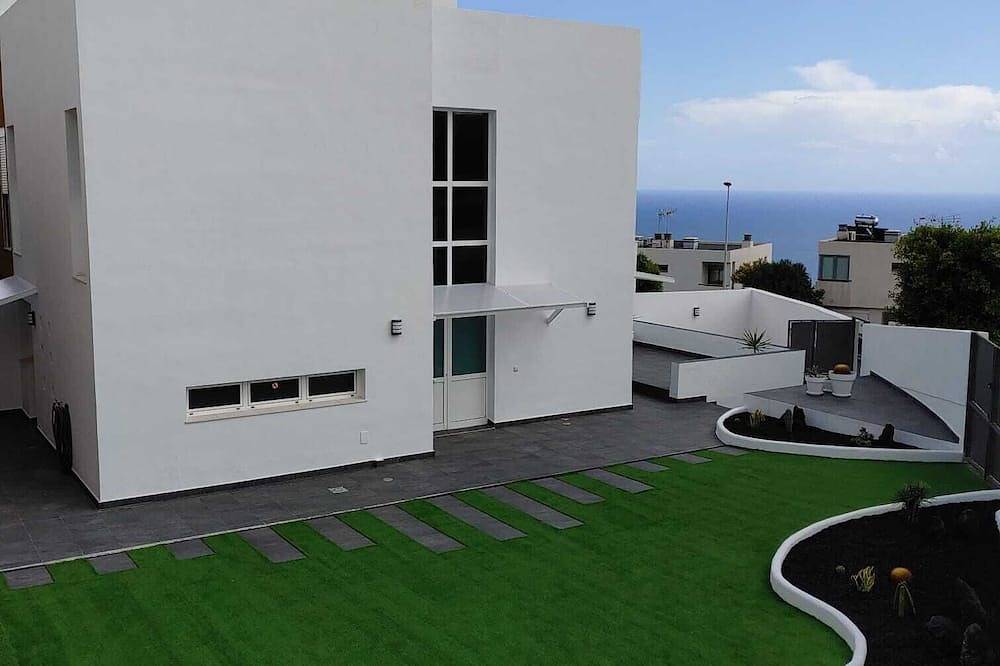 Casa Ideal Para Familias y Amigos. ¡cerca de Puntos Turísticos de más Interés! in Candelaria, Tenerife du Sud