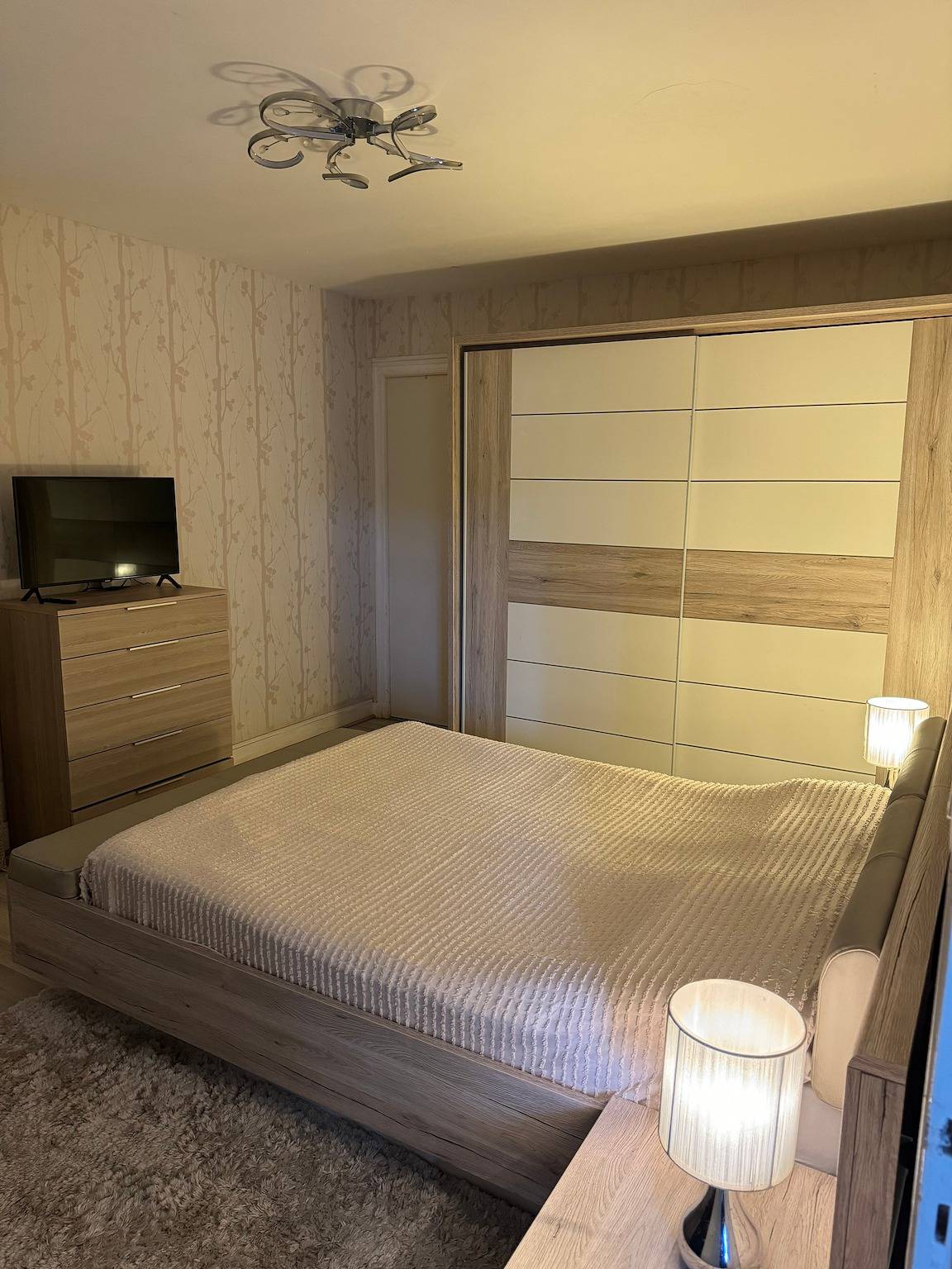 Entire apartment, Beautiful House with View of the Vienne in Le Palais-sur-Vienne, Limoges region