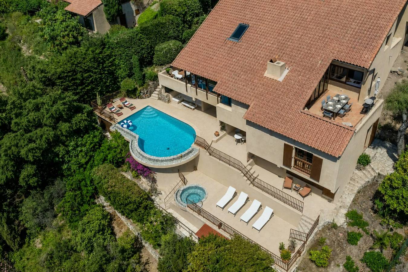 Villa excavada en la roca en Théoule-sur-Mer in Théoule-sur-Mer, Massif de l'Esterel