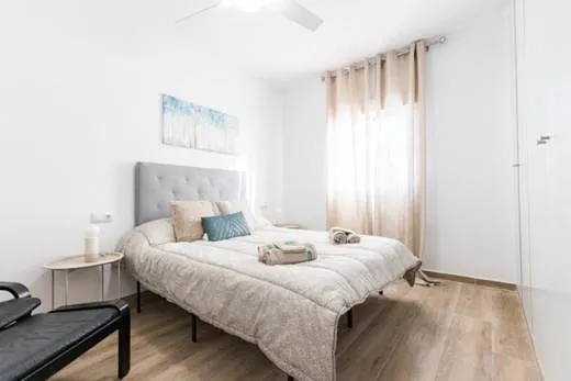 Apartamento de vacaciones para 8 personas, con terraza además de vistas y piscina - 1