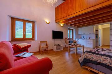 Vacation Rental for 5 Guests in Arogno, Lake Lugano, Picture 4
