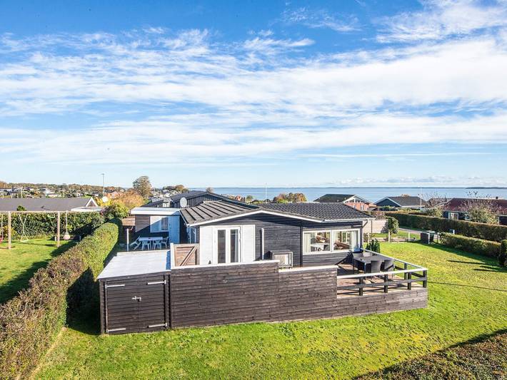 Ferienhaus für 4 Personen, mit Terrasse und Garten in Hejlsminde - 3