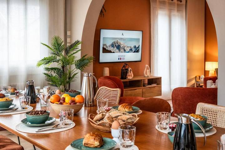 Chalet pour 10 personnes, avec sauna ainsi que jardin et vue, animaux acceptés à Brides-les-Bains - 4