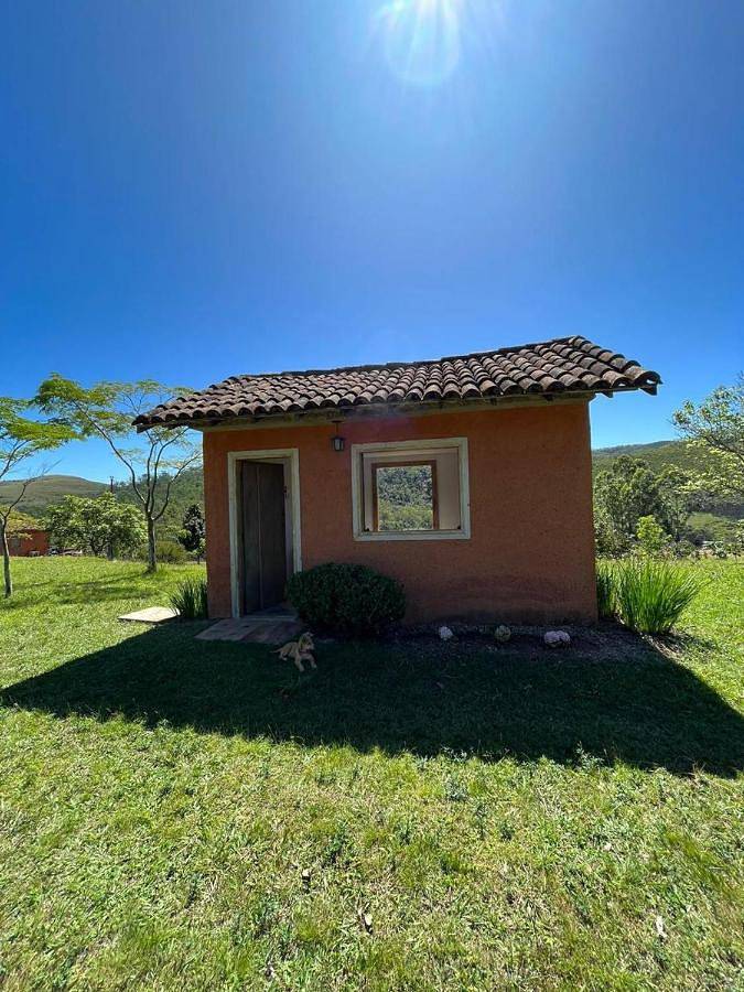 Casas e apartamentos de temporada para 2 pessoas, com piscina e jardim e ainda vista, com animais de estimação em Lavras Novas