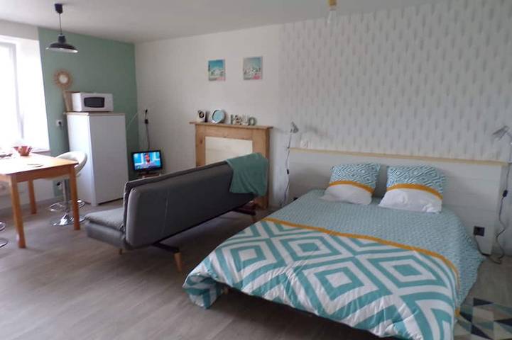 Gîte pour 3 personnes, avec terrasse et jardin dans Plage De La Banche Binic - 2