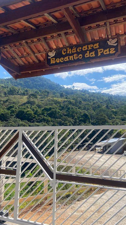 Casas e apartamentos de temporada para 12 pessoas, com piscina e piscina infantil e ainda terraço and vista, com animais de estimação em Piracaia