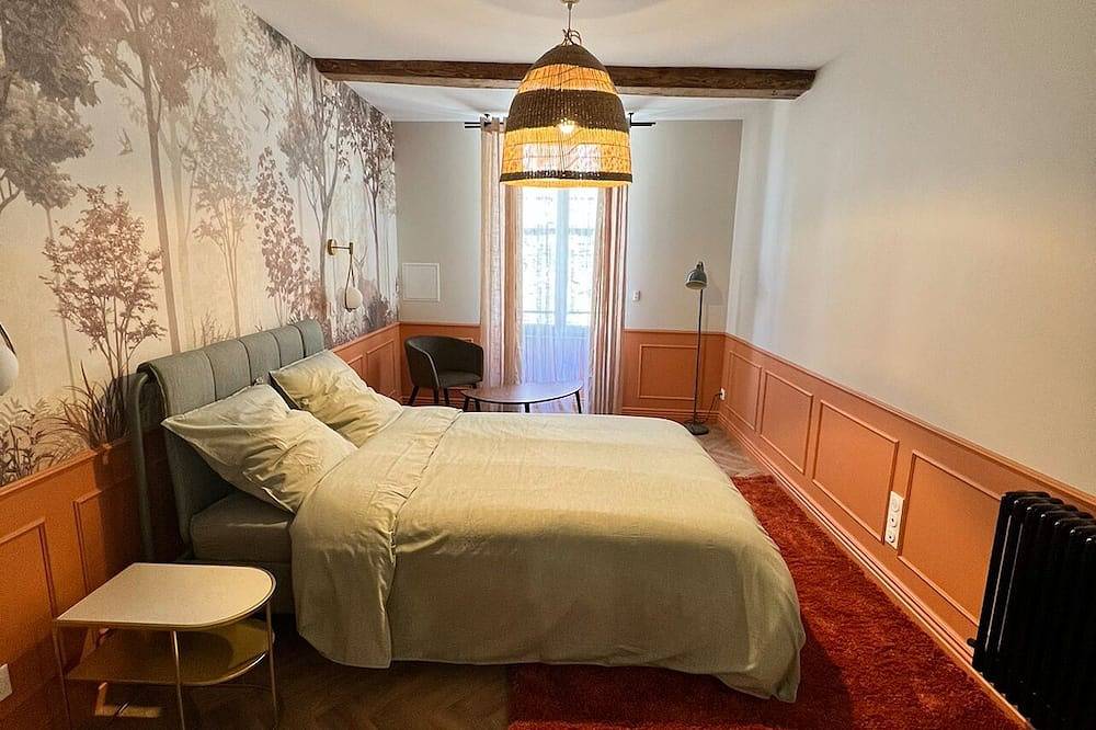 Entire apartment, La Loge de L'odéon-t3 + Terrasse + Cave-3 min à Pied du Centre Ville 6 Personnes in Vienne (Isère), Vienne region