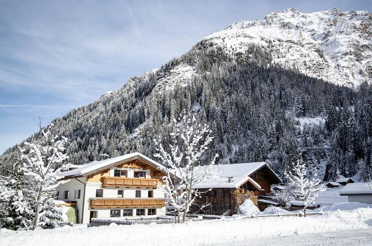 Hotel für 4 Personen, mit Balkon und Garten im Stubaital - 2