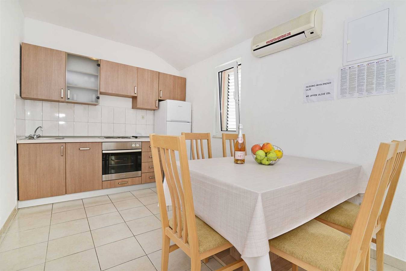 Ganze Wohnung, Apartment Martina 3 4+1 near the beach in Srima in Srima, Šibenik-Knin