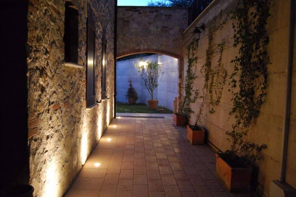 Villa mit Infinity-Pool in Terni, Valnerina