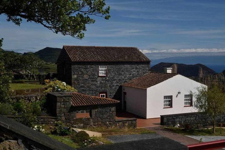 Casa de férias para 5 pessoas, com terraço e piscina e ainda jardim em São Jorge (Portugal)