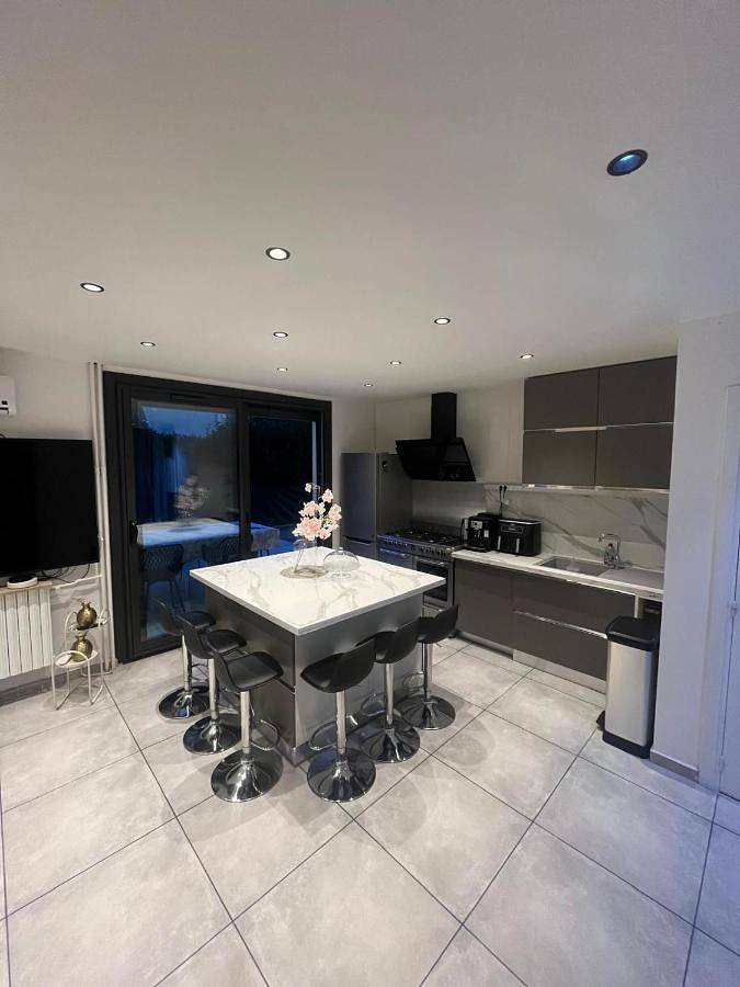 Chambre d’hôte pour 2 personnes, avec vue ainsi que jardin et terrasse à Saint-Michel-de-Maurienne - 3