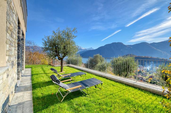 Gîte pour 4 personnes, avec terrasse et sauna ainsi que vue sur le lac et jardin à Lenno - 2