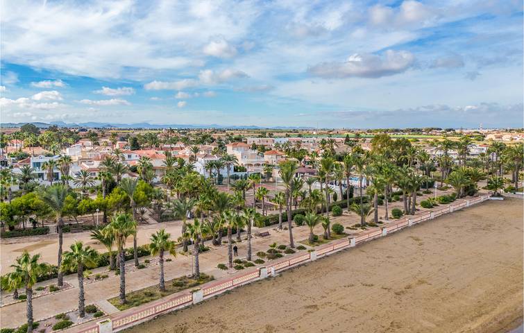125 sqm Apartment with Pool, Parking, Terrace & WiFi in Playa Perla de Levante (Cartagena), Cartagena