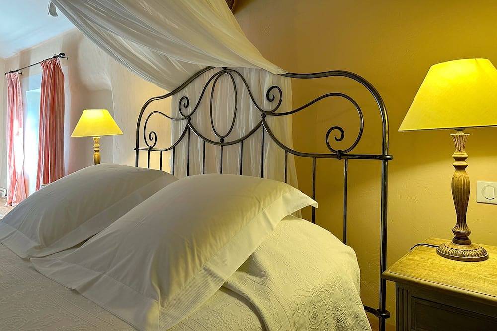 Apartamento entero, La Ponche Apricot Room in Vacqueyras, Vaucluse