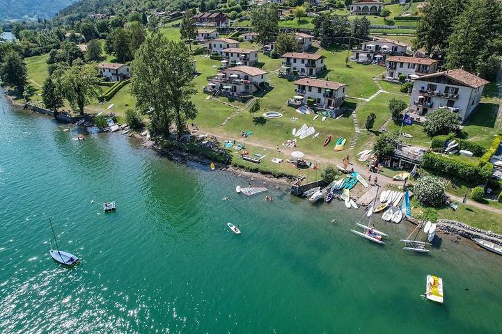 Bungalow für 4 Personen, mit Balkon und Pool, mit Haustier am Idrosee