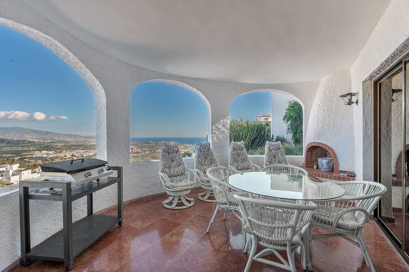 Villa 'Celeste' mit Meerblick, Wlan und Klimaanlage in Monte de los Almendros, Salobreña