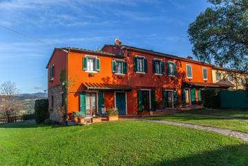 Gîte pour 2 personnes, avec jardin et piscine, animaux acceptés à Montecarlo (Toscane)