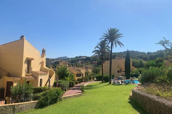 Holiday rental for 6 people, with pool and balcony as well as garden in La Manga Club