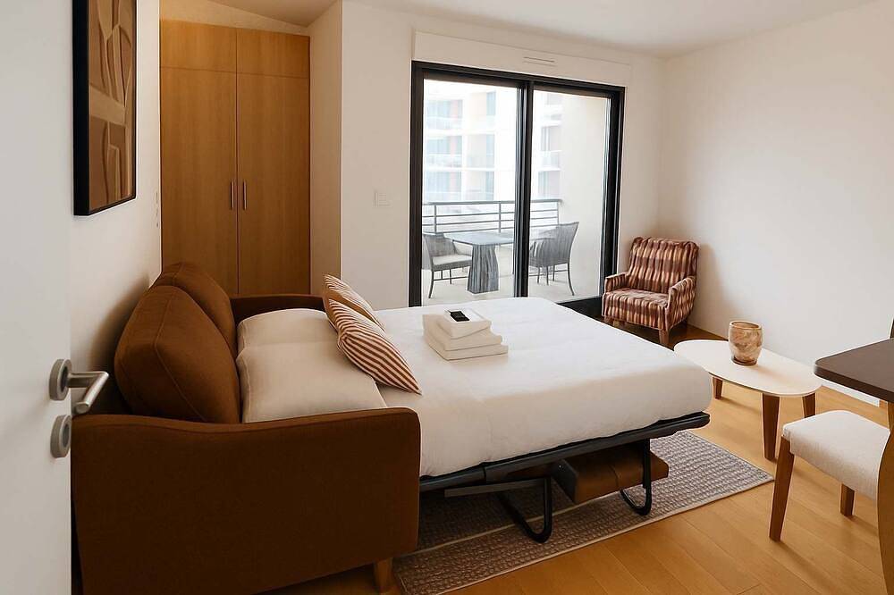 Entire apartment, Courbevoie Studio terrasse situe pres de Paris in Courbevoie, Hauts-de-Seine