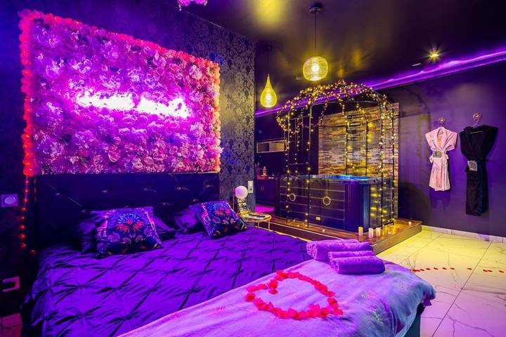 Hôtel pour 2 personnes, avec jacuzzi ainsi que terrasse et jardin dans Le Breuil (Rhône)