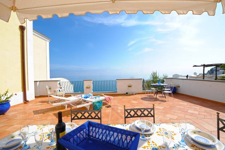Villa für 10 Personen, mit Meerblick und Balkon sowie Terrasse und Garten an der Amalfiküste